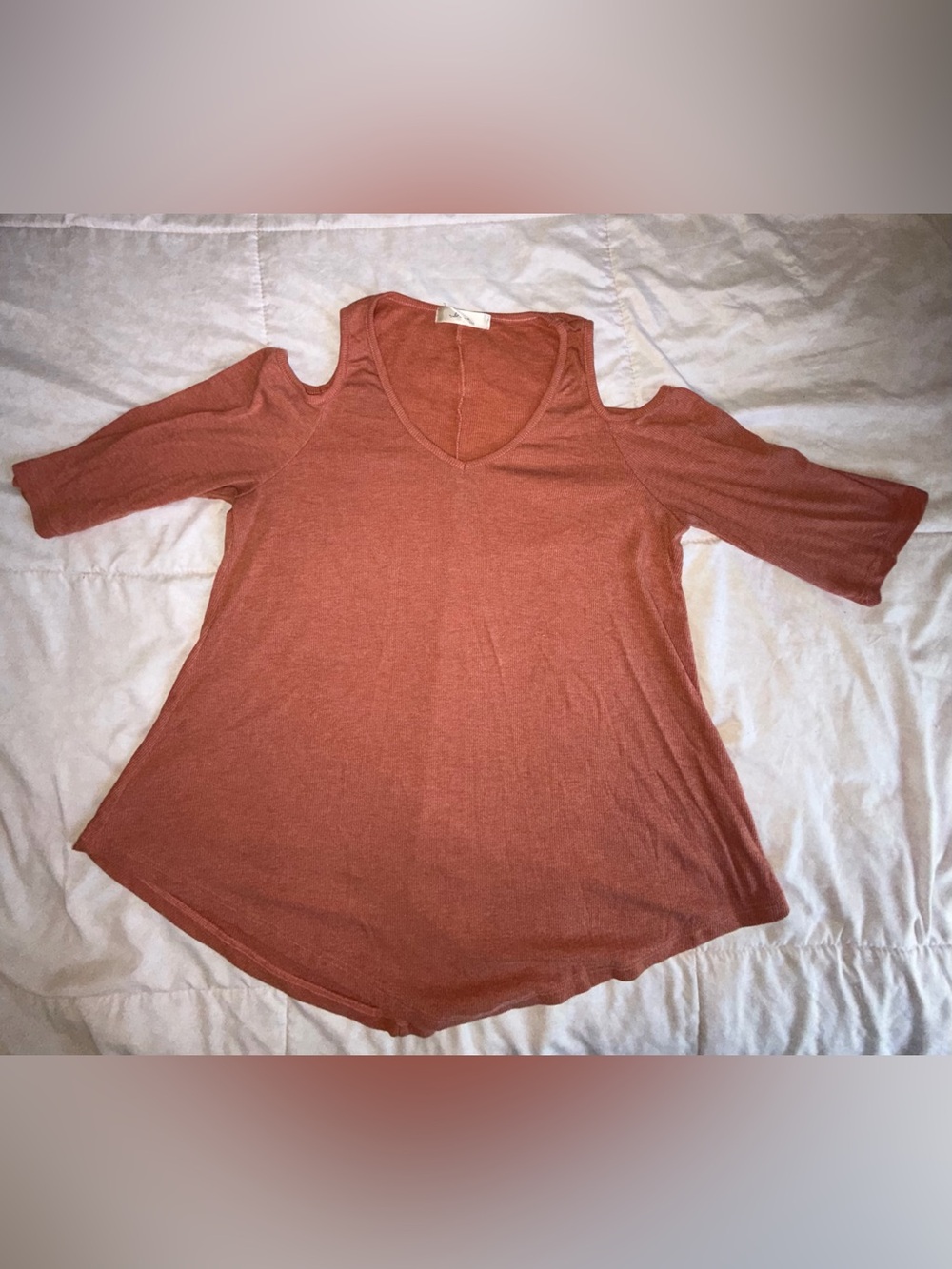 gaze Cold-Shoulder V-Neck Long Sleeve Top in Rust